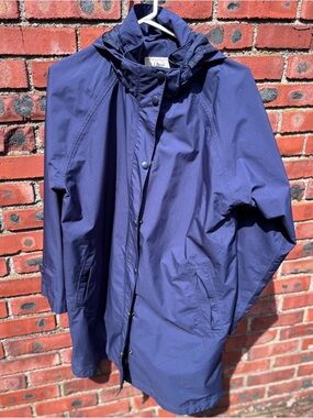 L.L.Bean Navy Rain Jacket Womens L Hooded Waterproof Coat Lightweight Outdoor